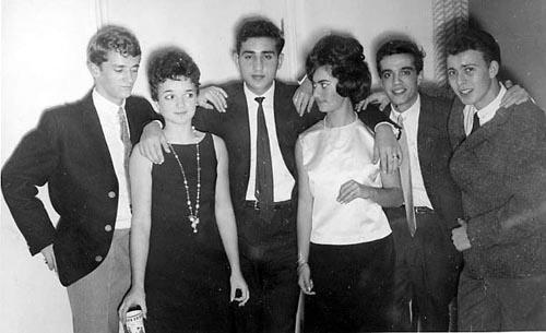 r_1961-1962_pere 100a.jpg - Lycée Regnault - TANGER / MAROC - Pére Cent 62 Photos communiquées par Johnny Cohen (Louisiane)  W.Ritchie, N;Ciordia, H.Agzenaï, V.Barchechat, J.COhen, O.Vargas